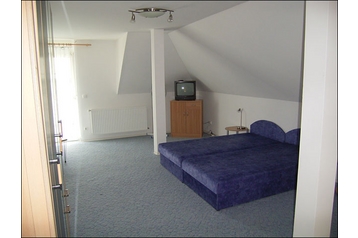 Vengrija Privát Alsópáhok, Eksterjeras